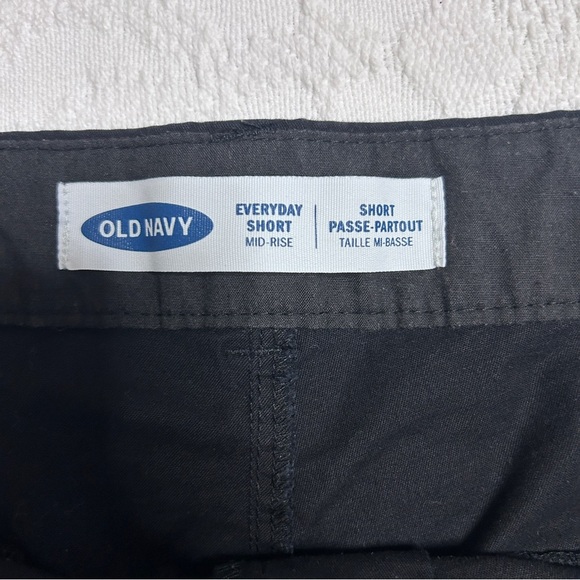Old Navy Black Flat Front Shorts Women’s plus size 18 summer casual 11” rise - Picture 4 of 8